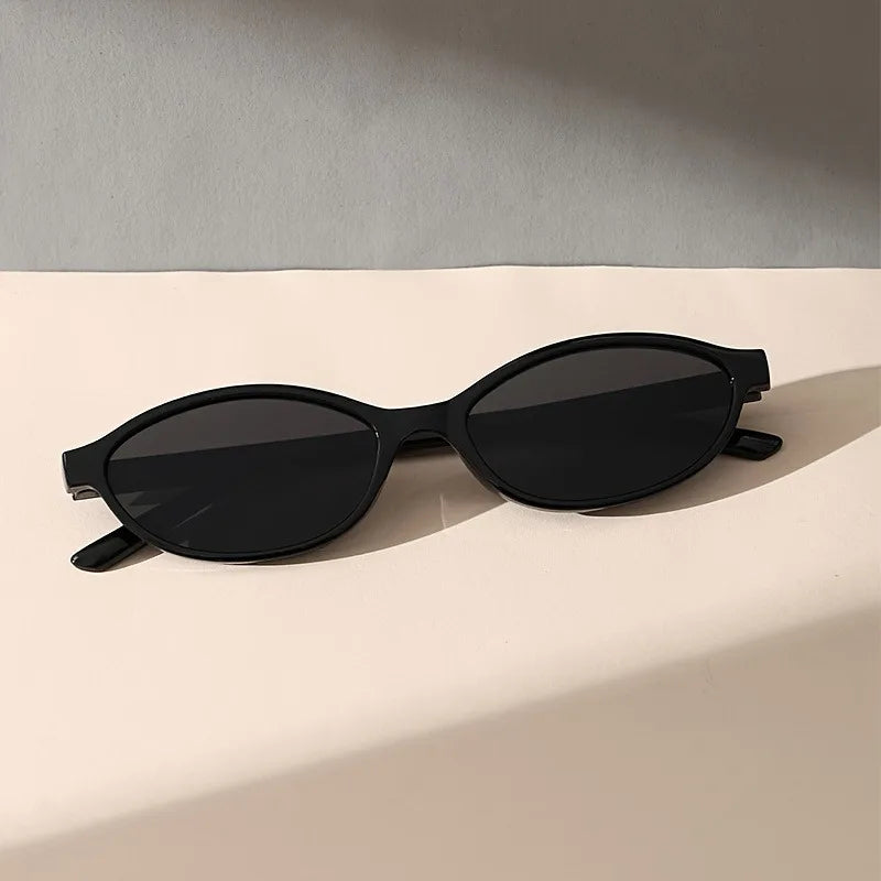1 Pair of Women's Fashionable Oval Frame Glasses