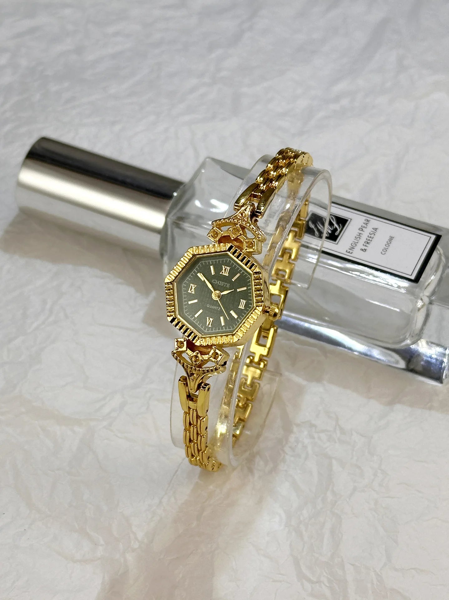 Luxury Famous Brand Oval Dial Women Watch Fashion Small Thin Gold Bracele Quartz Wristwatch Clock Gift Dropshipping Montre Femme