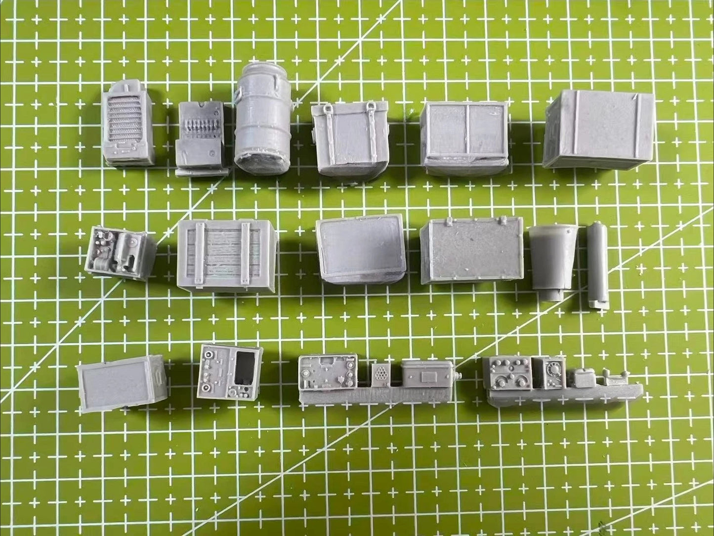 Unpainted 1:35 Resin Model GK Scene Layout Model Material Accumulation Display Needs To Be Assembled (excluding water stickers)