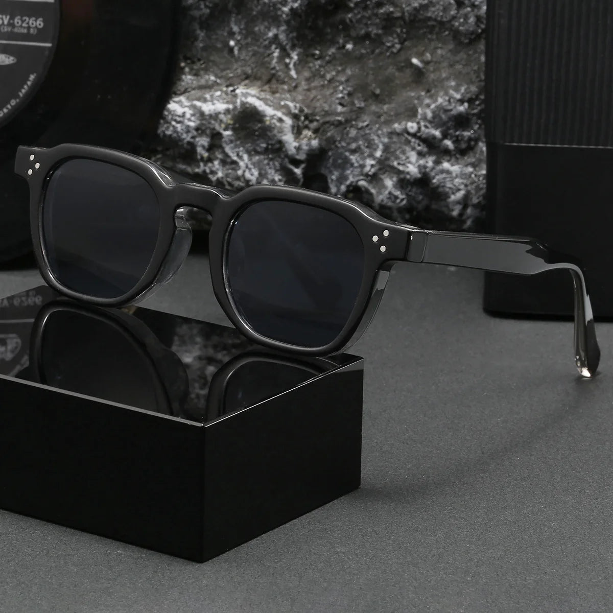 JNPCXI Wholesale New Square Retro Sunglasses Men Fashion Punk Sun Glasses Women Travel Eyewear Lunette De Soleil Femme UV400