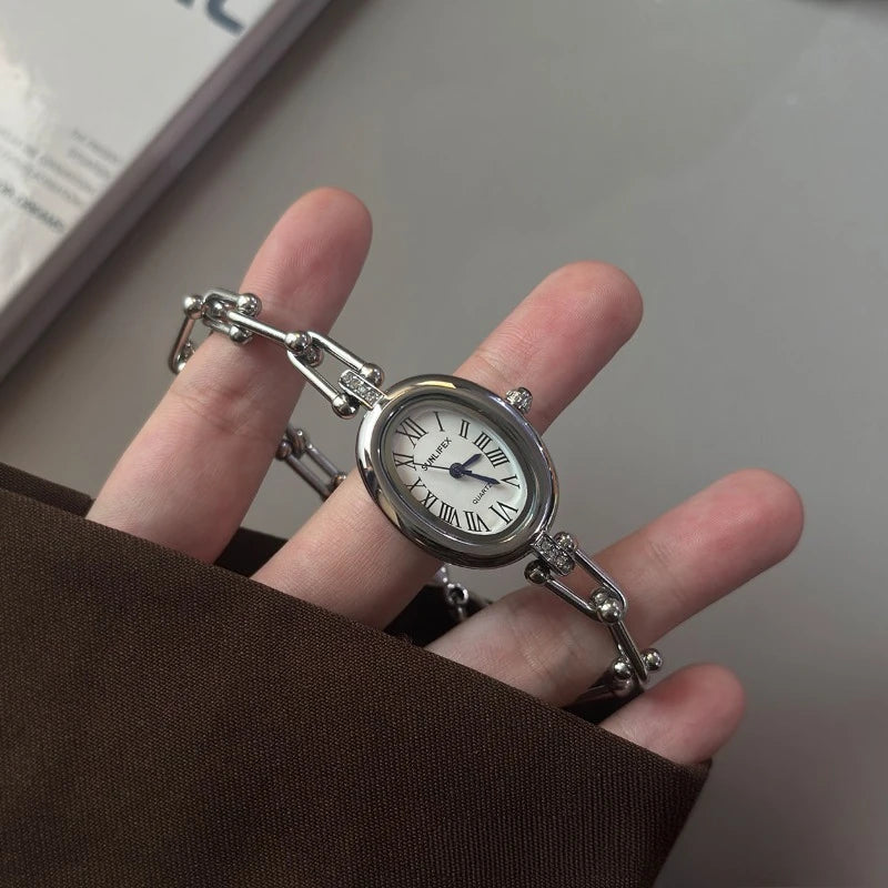 Famous Women Brand Oval Dial Quartz Watch Vintage Rome Dial Watches Elegant Bracelet Wristwatches Dropshipping Relógio Gifts