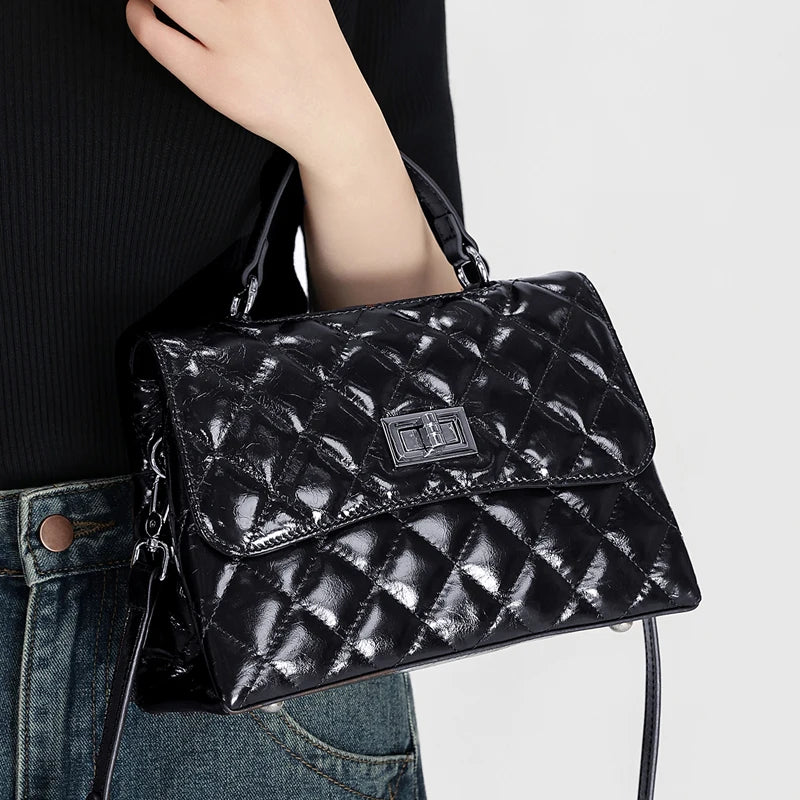 Women Oil Wax Cowhide Crossbody bags Genuine Cow Leather Phone Bag Portable Underarm Bag for Casual Commuter Women Fashion Gift