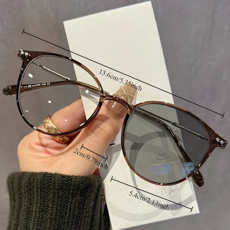 Photochromic Outdoor Fashion Glasses  Unisex Stylish Round Frame with Metal Hinges Transition Lenses for Indoor & Outdoor Use