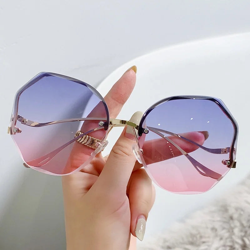 Fashion Aesthetic Sunglasses for Women/Men Colour Large Frame Women's Gradient Eyeglasses