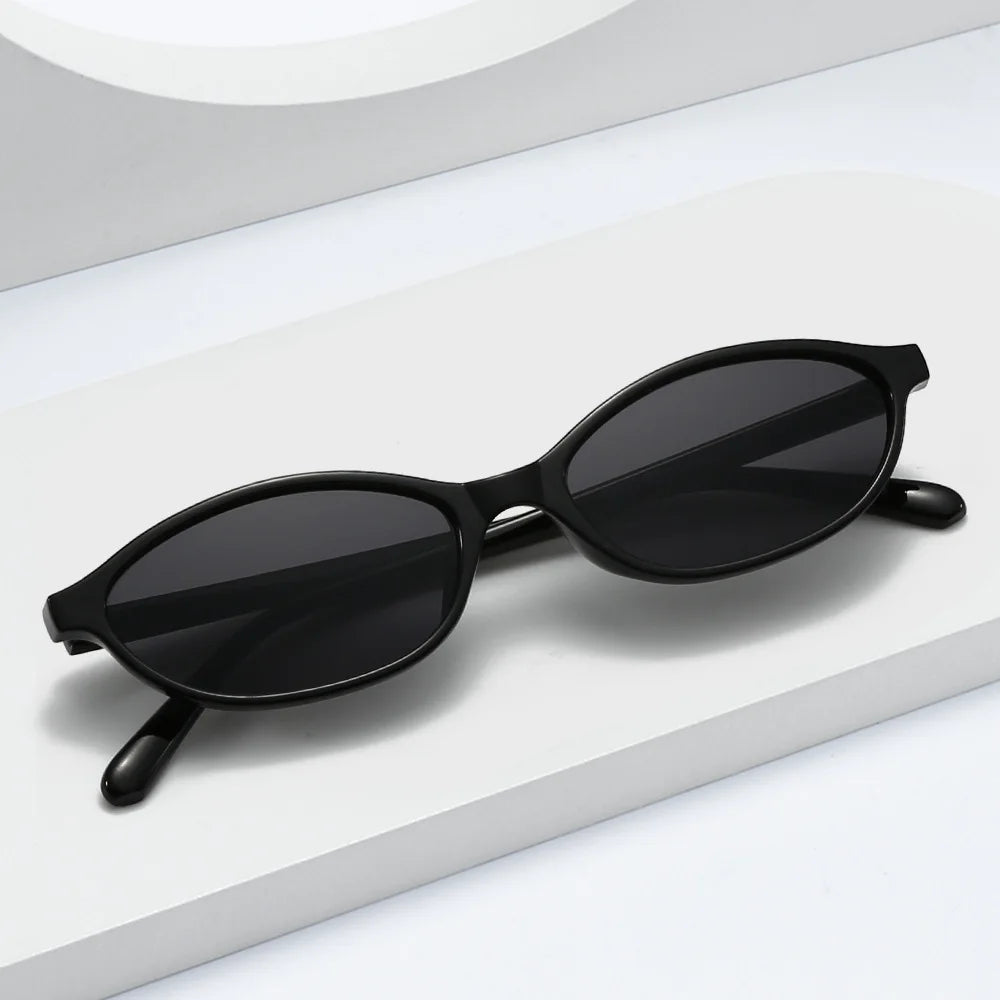 JNPCXI Retro Small Oval Sunglasses Women Fashion Retro Green Gradient Shades UV400 Men Trending Round Rivets Sun Glasses