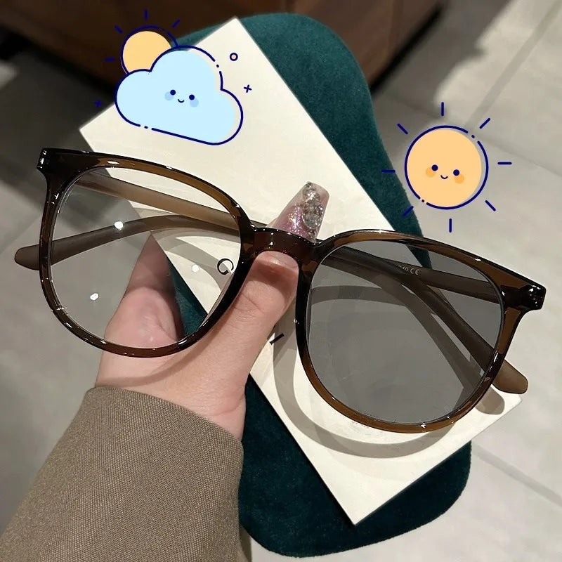 Photochromic Anti Radiation Glasses for Men and Women Simple Oval Anti-blue Transition Eyeglasses Outdoor Shade Sunglasses