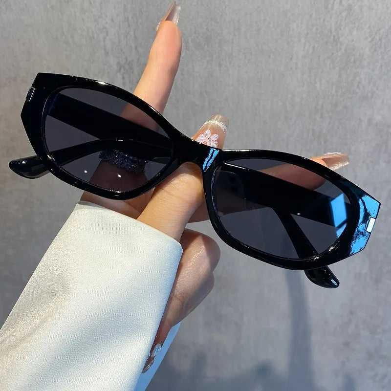 Women's Cat-Eye Fashion Glasses Lightweight Plastic Frame for Street Style