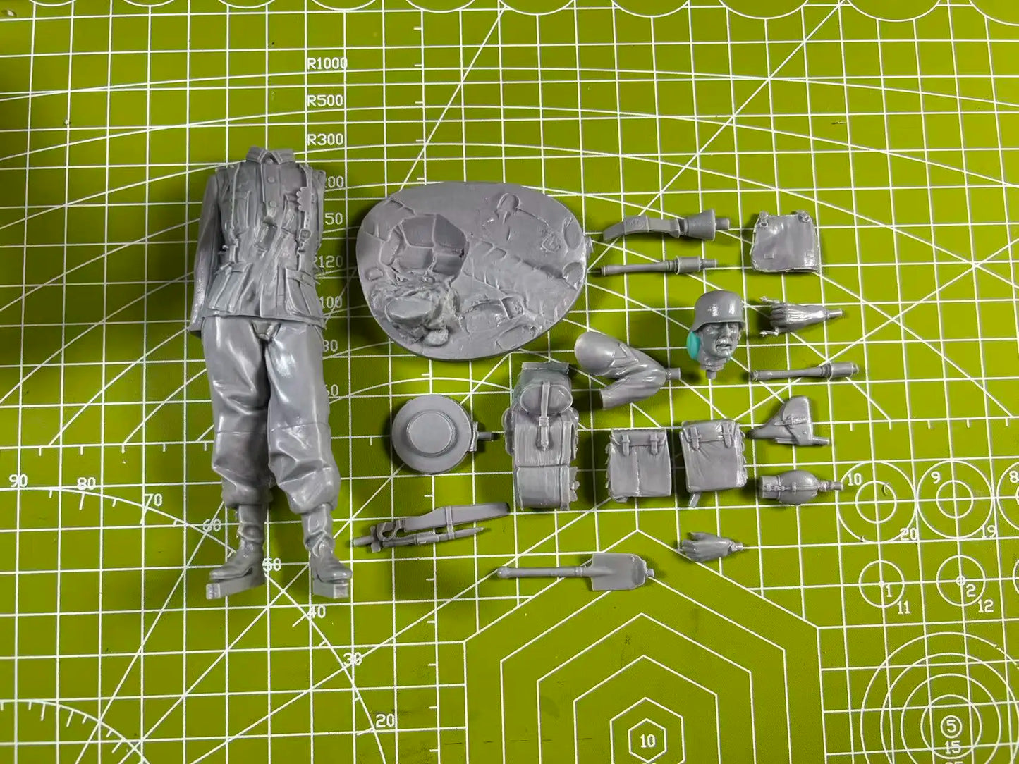 1: 16 Casting Resin Model Grey Kit Battlefield Engineering Infantry 1-Person Model Requires Assembly Unpainted