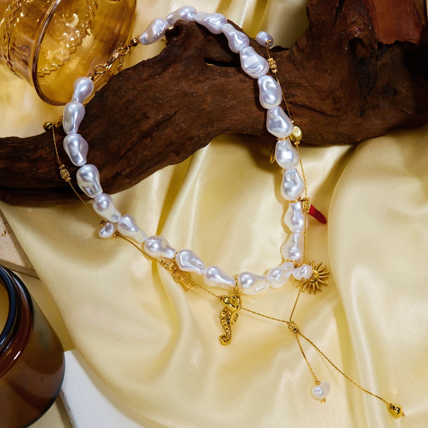 Simple Stylish Gold Tone Layered Necklace for Women Faux Pearl Seahorse Sun Pendants Necklace Fashion Summer Beach Jewelry Gift