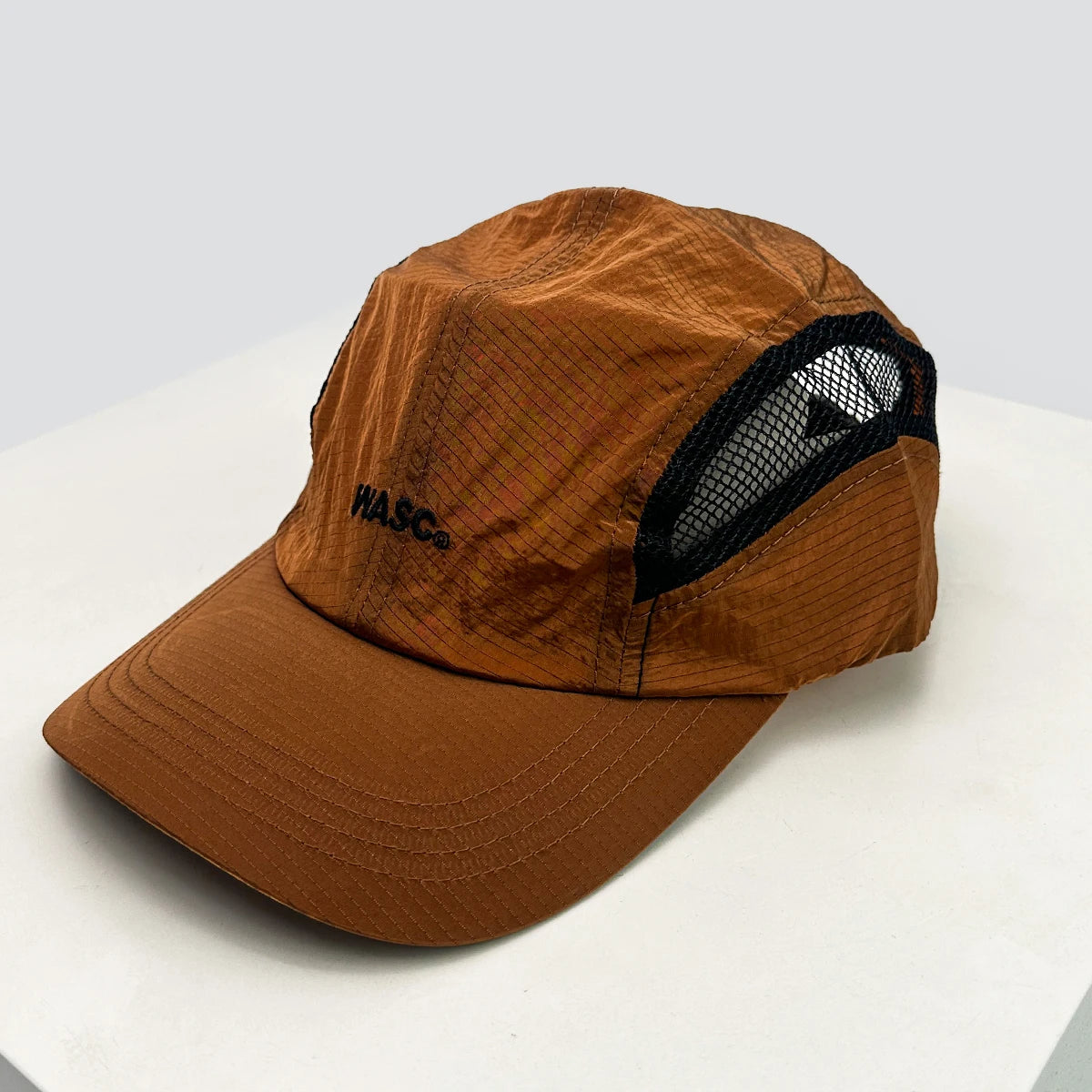 New Unisex Simple Mesh Letter Embroidery Baseball Hats Sunshade Niche Breathable Quick Drying Peaked Caps Versatile Fashion ins