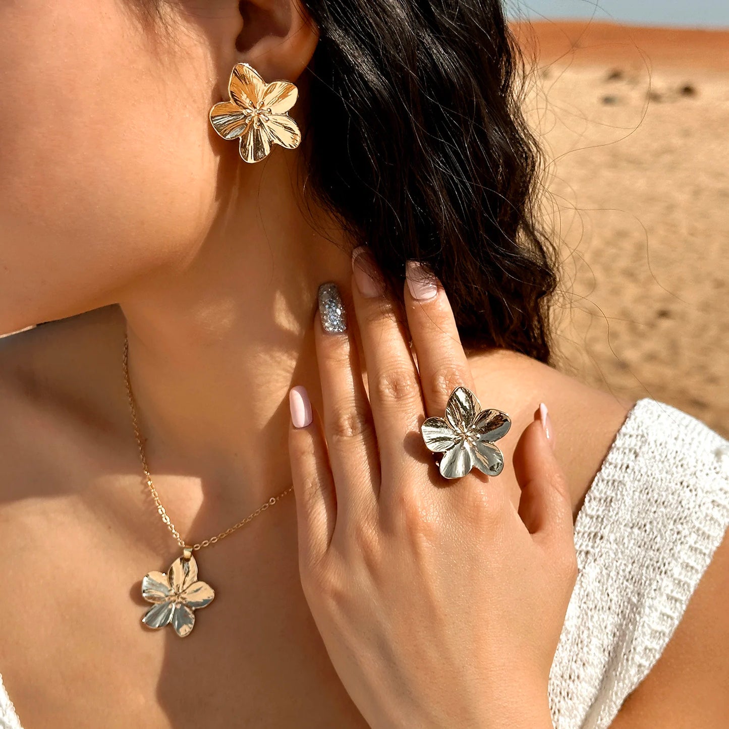 Exaggerated Metal Flower Pendant Necklace for Women European and American Fashion Gold Color Chains Wedding Party Jewelry Set