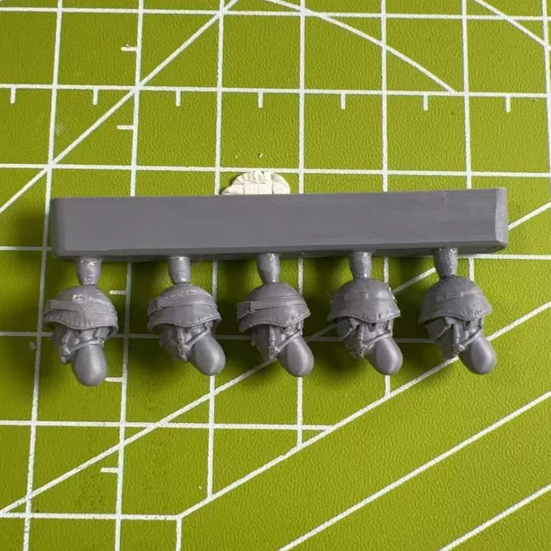 5 Pieces of 1:35 Die-casting Resin Model Kit Soldier Model Head Replacement Modification Unpainted