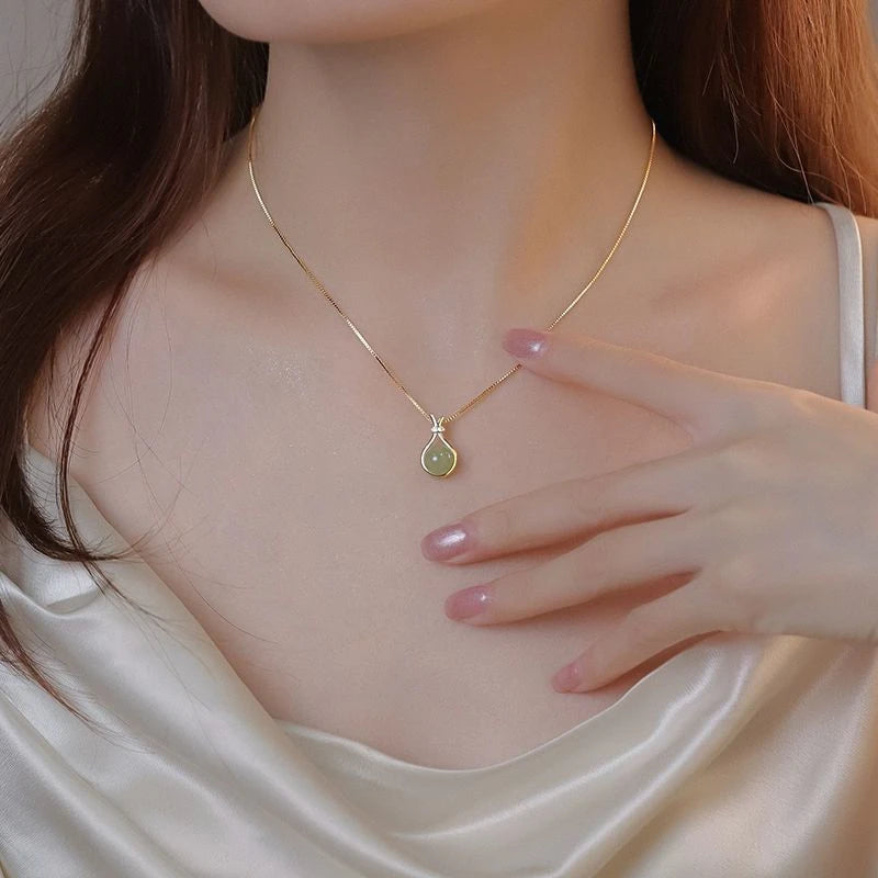 Fashion Classic Lucky Stone Blessing Bag Pendant Necklace for Women Sexy Simple Clavicle Chain Jewelry Valentine's Day Gift