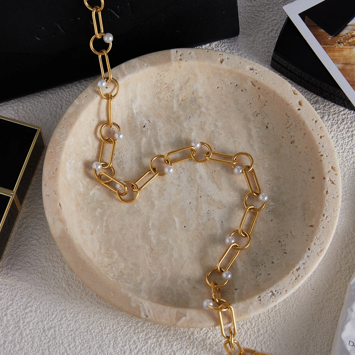 Uworld Classic Minimalist 18K Gold Color Plated Inlay Pearl Hollow Choker Necklace Waterproof Stainless Steel Women's Jewelry