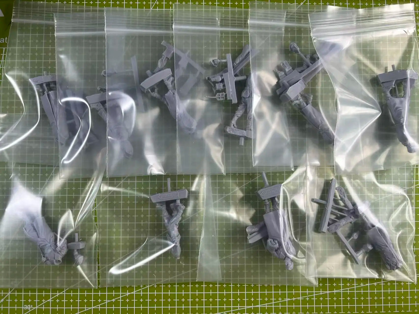 Precision 1:35 Cast Resin Model Civilian Character 10 Person Set Model Assembly Kit Unpainted