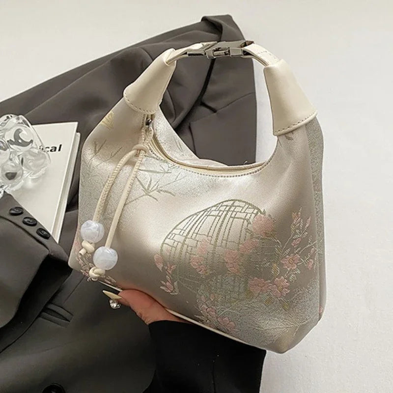 Portable Embroidered Chinese Style Shoulder Bag Fashion Versatile Hanfu Bucket Handbag Texture Pearl Pendant Cheongsam Bag Party