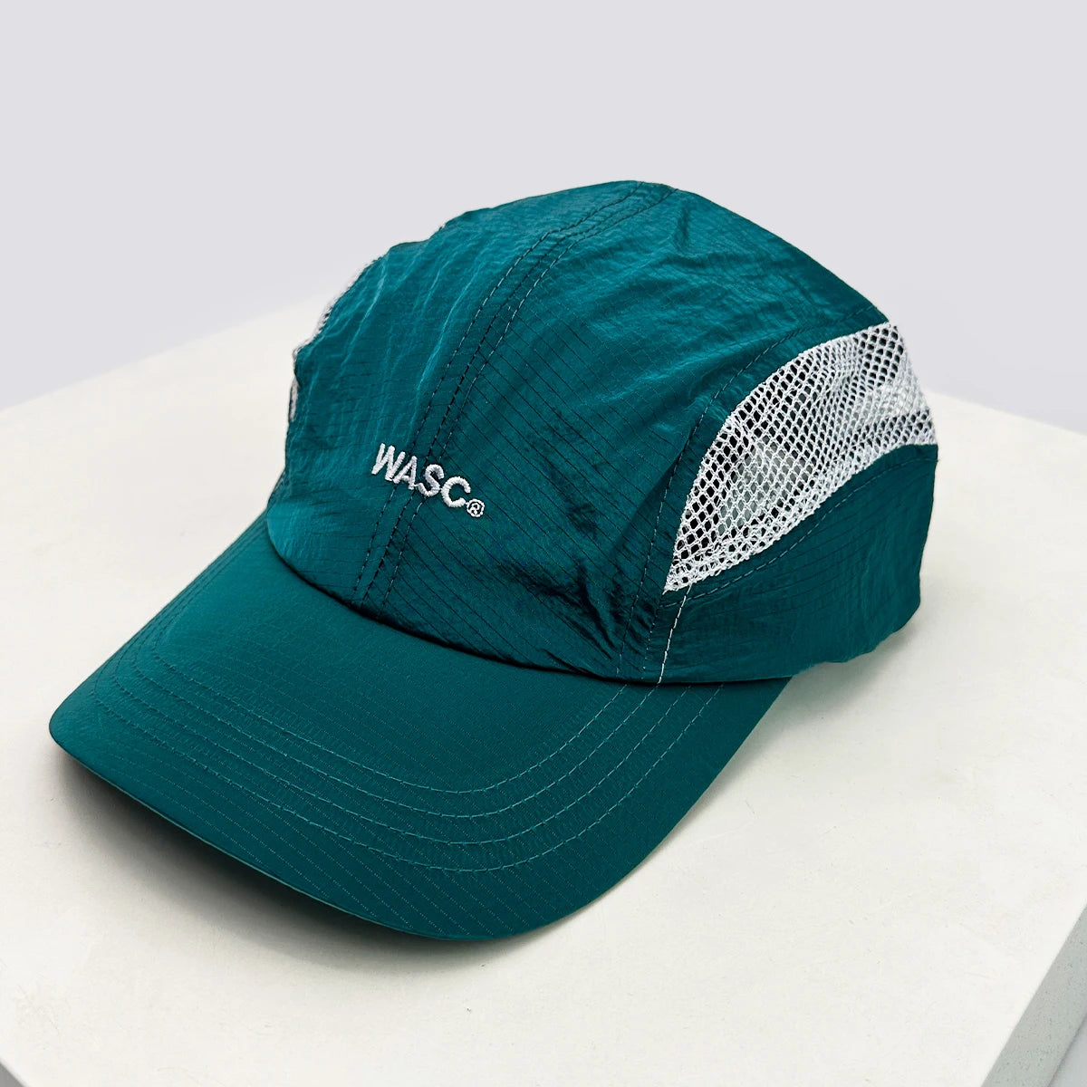 New Unisex Simple Mesh Letter Embroidery Baseball Hats Sunshade Niche Breathable Quick Drying Peaked Caps Versatile Fashion ins