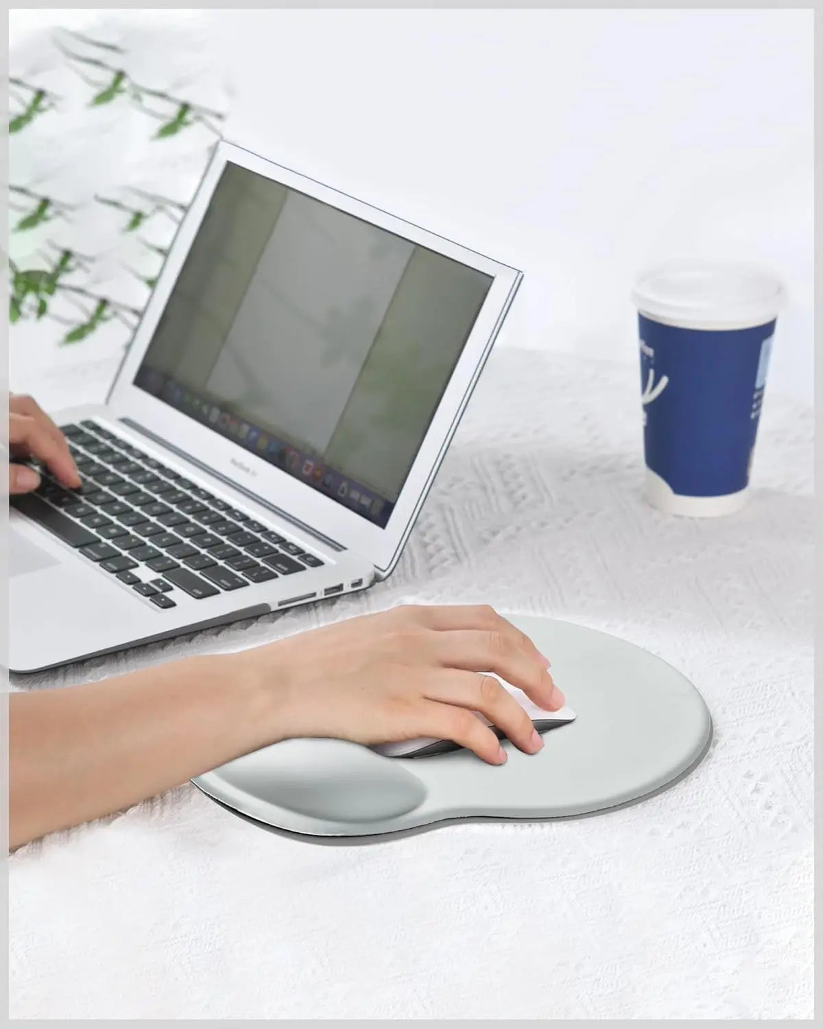 Ergonomic Mouse Pad Wrist Support, Comfortable Mouse Pad Wrist Rest, Relieve Wrist Pain Gel Mouse pad for Laptop, Computer