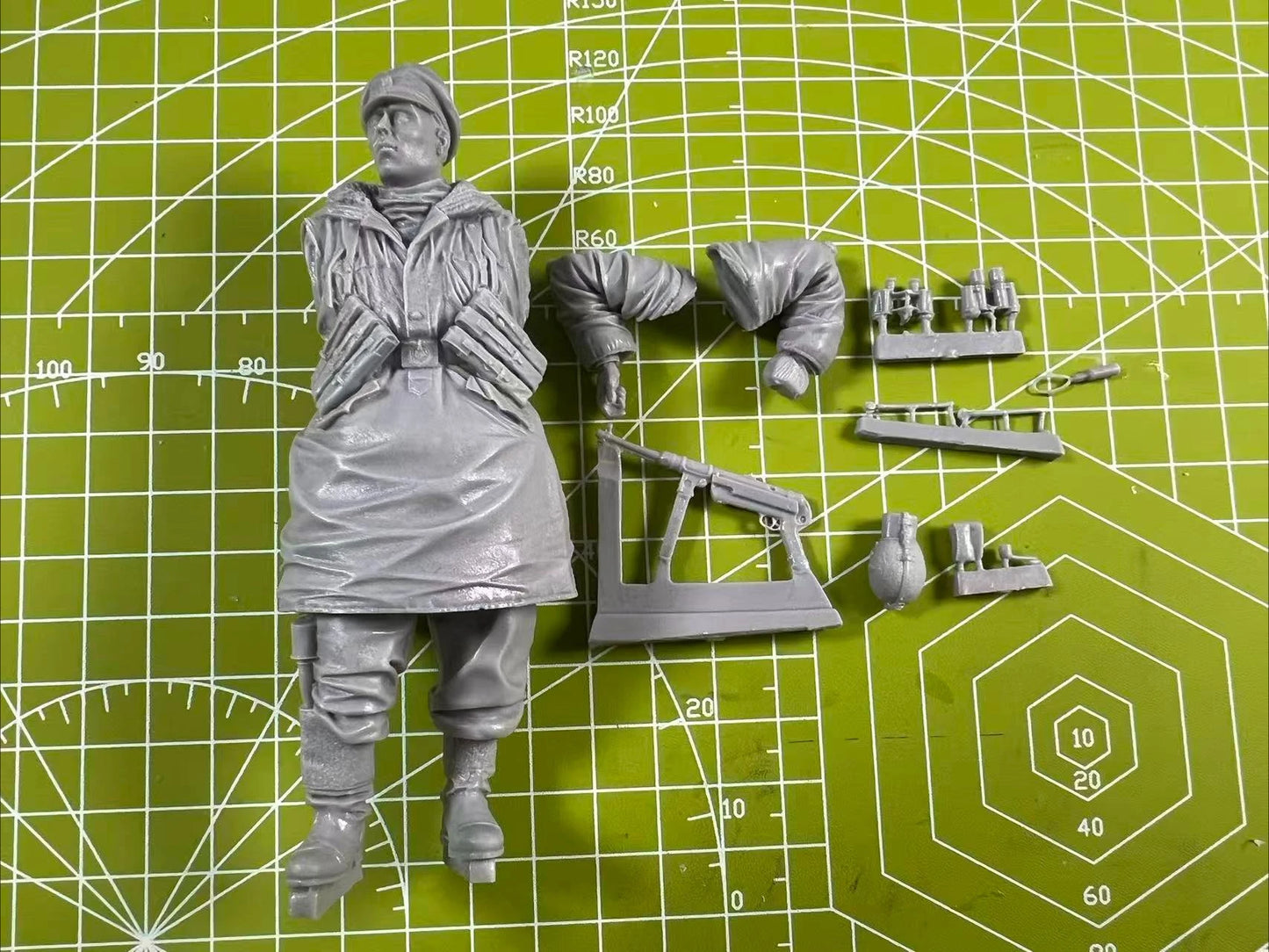 1: 16 Casting Resin Model Grey Kit Kharkiv Commander 1-Person Model Requires Assembly Unpainted