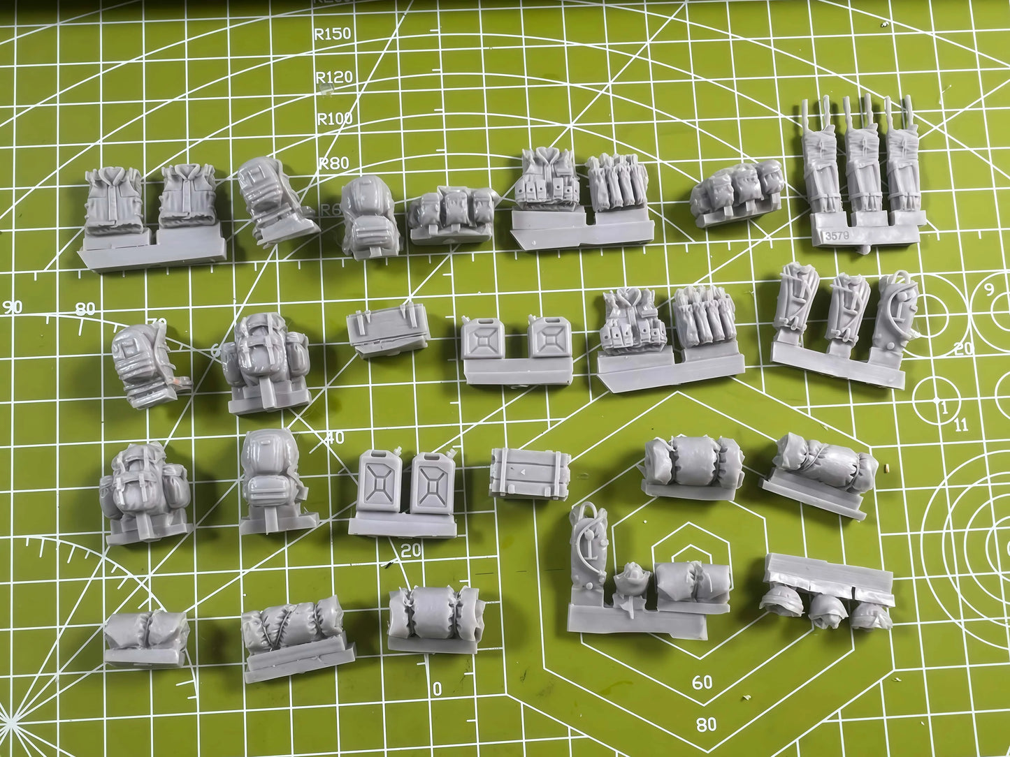 1: 35 Casting Resin Model Assembly Kit GK, Scene Creation Stacking Package, Unpainted