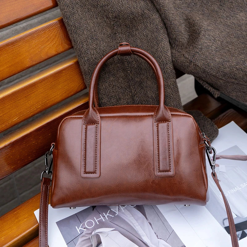 New Women's Genuine Leather Crossbody shoulder Bag Luxury Designer Handbag Bag Vintage Soft Waxed Cowhide Ladies Messenger Bag