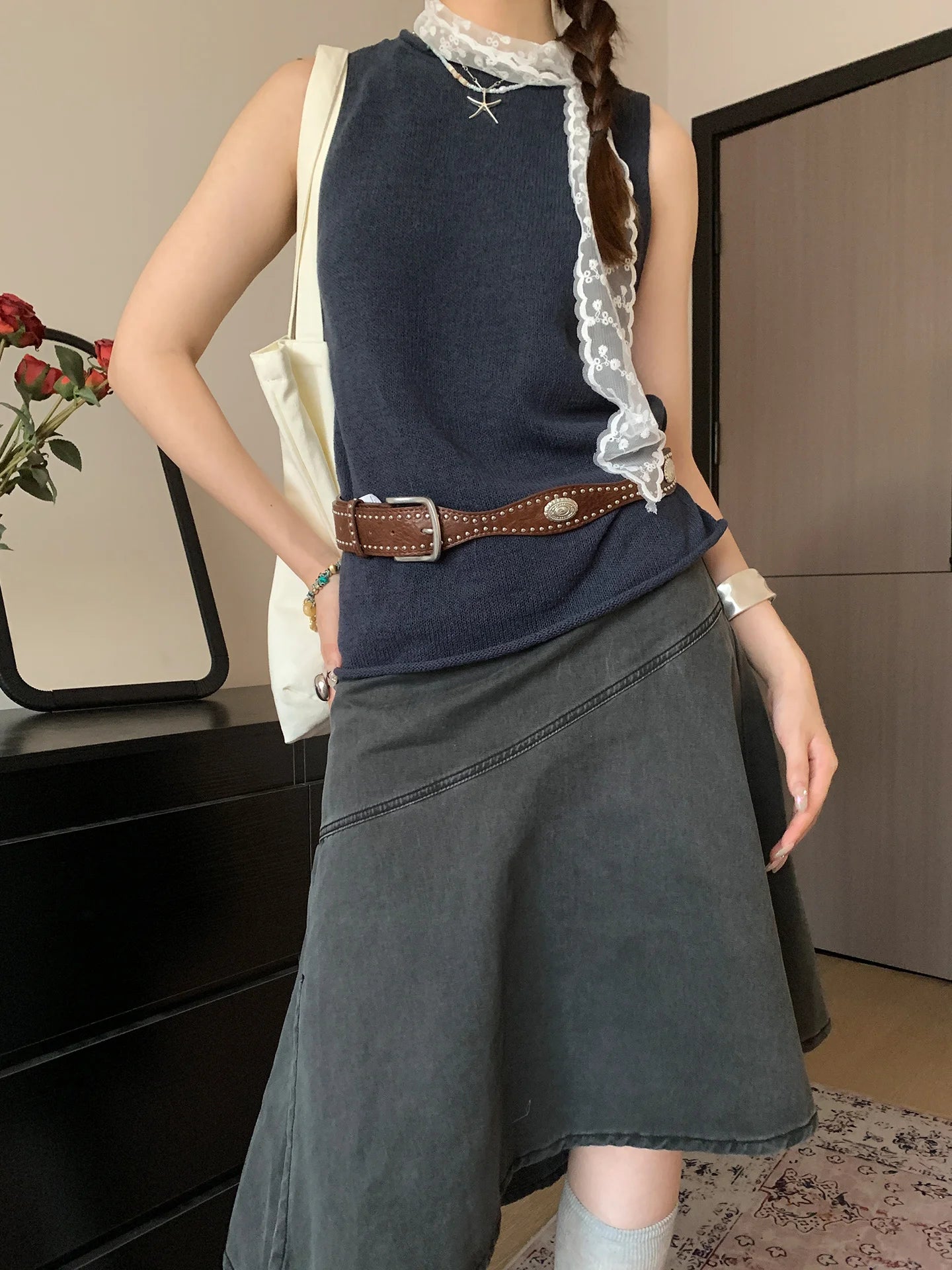 Retro Western Rivet Belt For Women With Skirts And Jeans Slimming Belt With Unique Design Sense As An Accessory