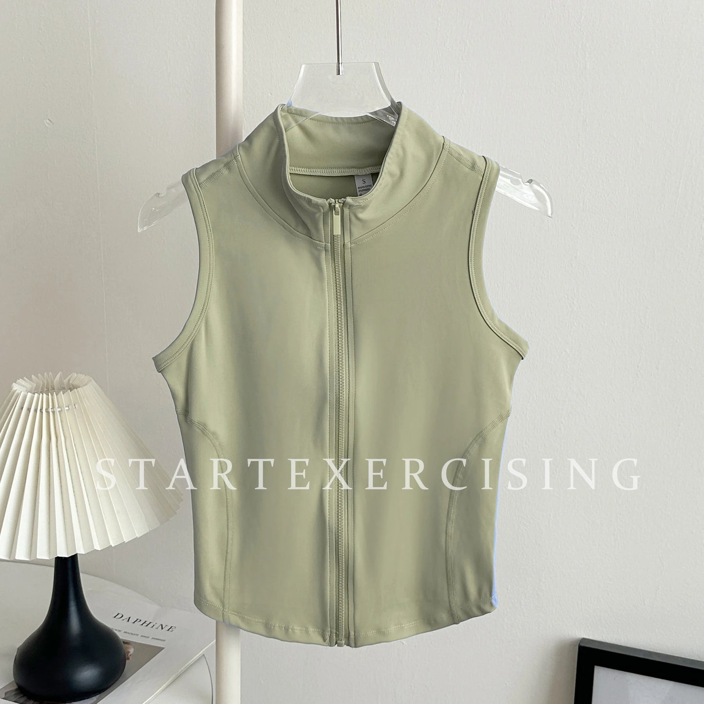 Women Sleeveless Zip Yoga Vest Slim Sports Tank Top Polyester Spandex Gym Workout Running Fitness Outerwear