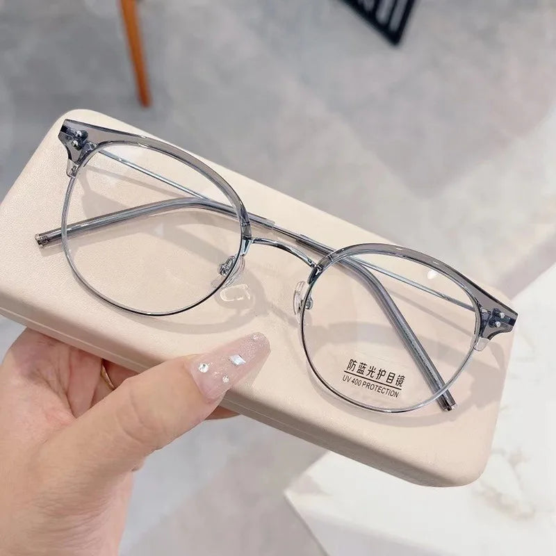 Chic Round Frame Clear Lens Glasses for Women - Slimming Effect, Anti-Blue Light, Fashionable Accessory