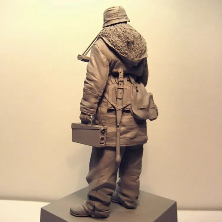1: 16 Casting Resin Model Grey Kit Kharkiv Soldier 1-Person Model Requires Assembly Unpainted