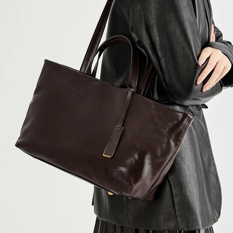 Women's Oil Wax Cowhide Genuine Leather Bag Lady Fashion Real Cowhide Bag Female Luxury Design High Capacity Commuting Handbag