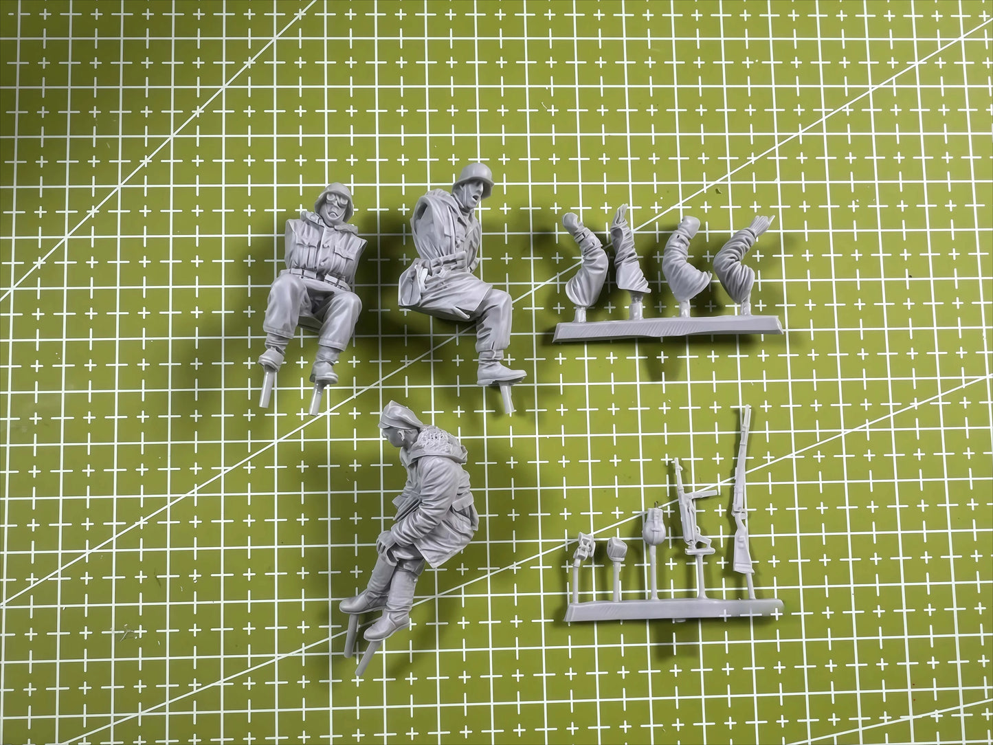 1: 35 Casting Resin Model Kit, Gk,  3-person Resin Grey Assembled Model, Unpainted