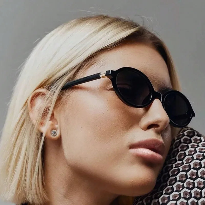 1 Pair Stylish Black Round Fashion Glasses for Women - UV Protection Perfect for Casual Outfits