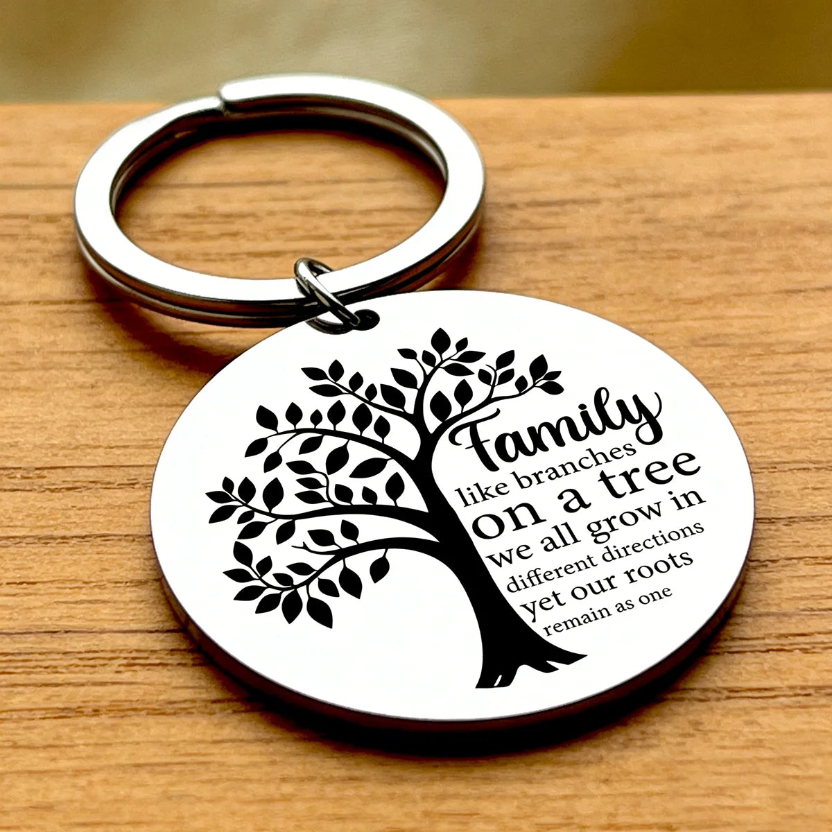 Family Tree of Life Key chain Engraved Circular Pendant Key Ring for Mom Day Son