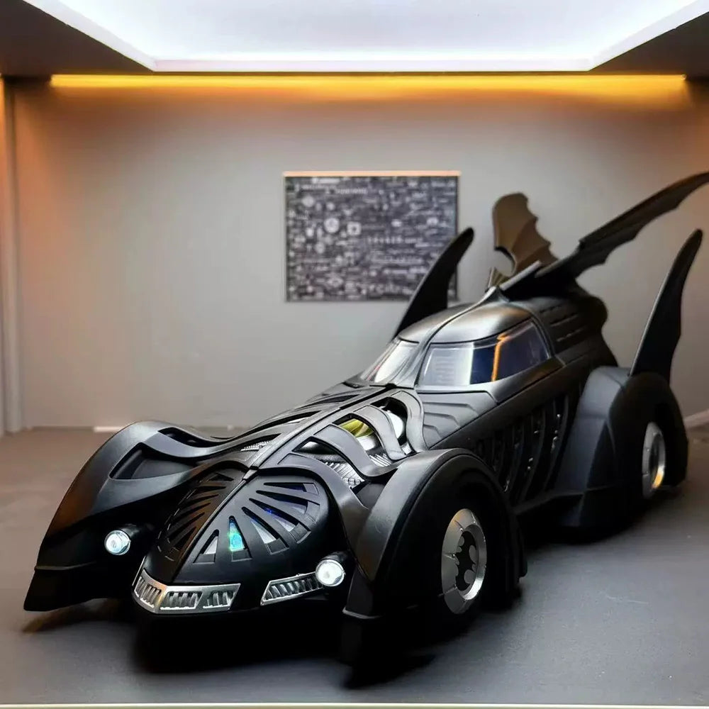 1:18 Batmobile 1995 Knight Model Toy Diecast Alloy Sports Car Front Wheel Steering Spray Function Vehice Children's Holiday Gift