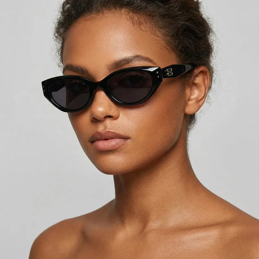 1 piece of Y2K millennium spicy girl style American high street retro design with cat eyes, oval narrow frame