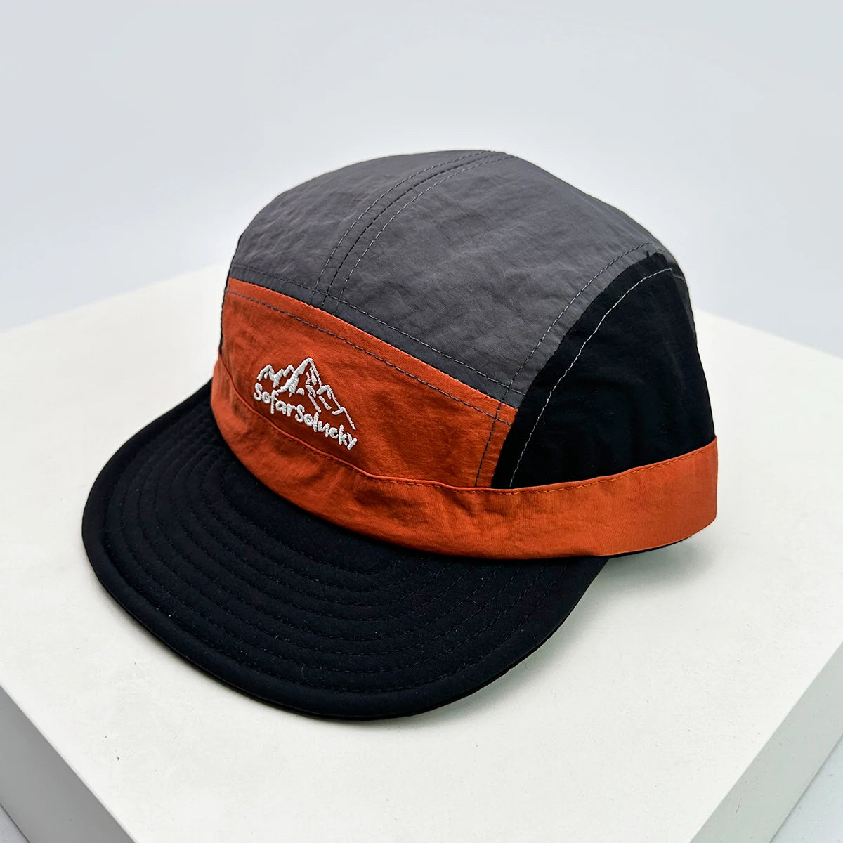 New Unisex Flat Eave Letter Mountain Embroidery Baseball Hats Breathable Color Block Sunshade Quick Drying Peaked Caps Versatile