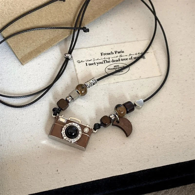 Vintage Y2K Brown Camera Pendant Necklace Women's Punk Hip-Hop Simple Personality Collar Female Unique Party Jewelry Accessories