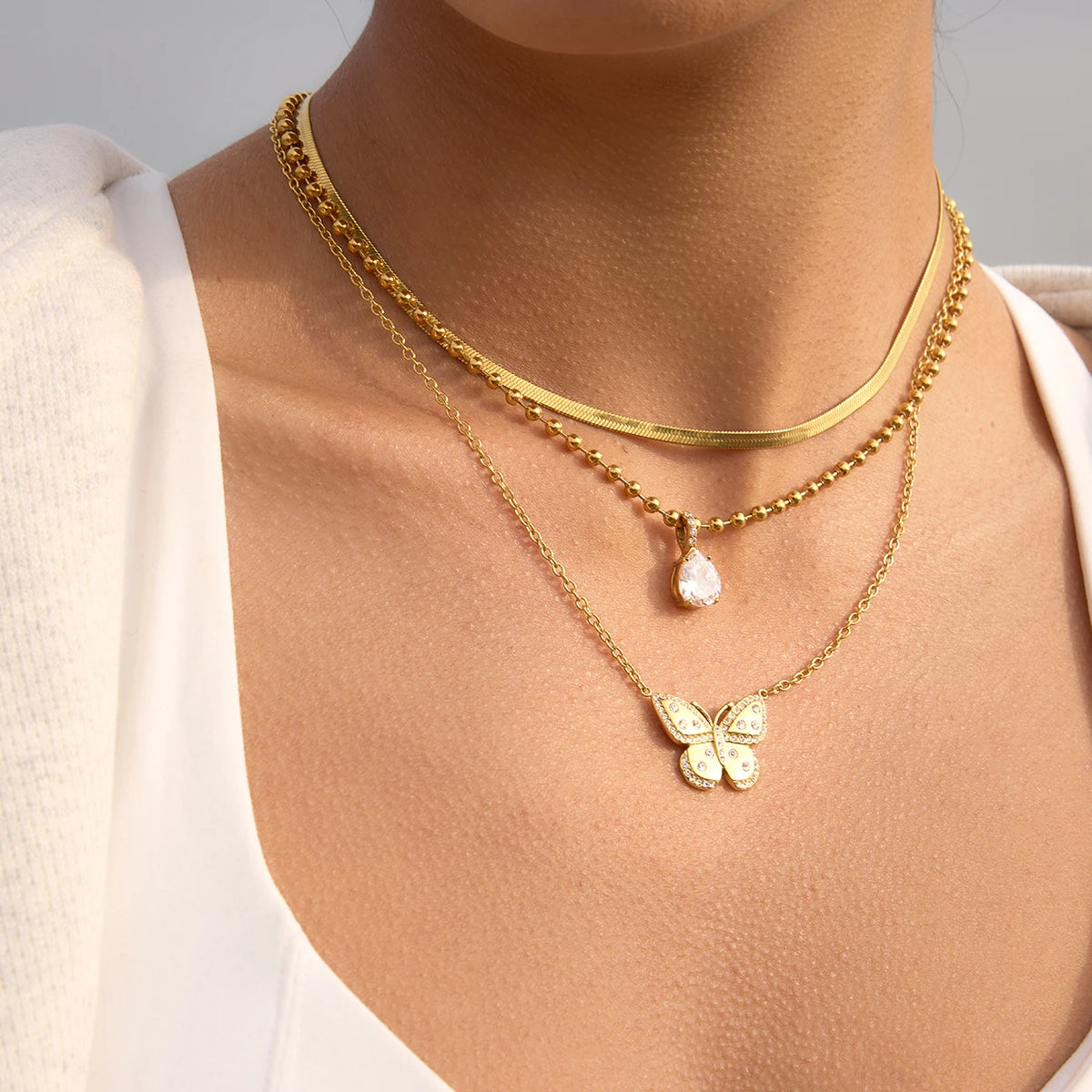 Uworld Classic White Rhinestones Butterfly Pendant O-Chain Necklace For Women 18K PVD Gold Plated Stainless Steel Necklaces Gift