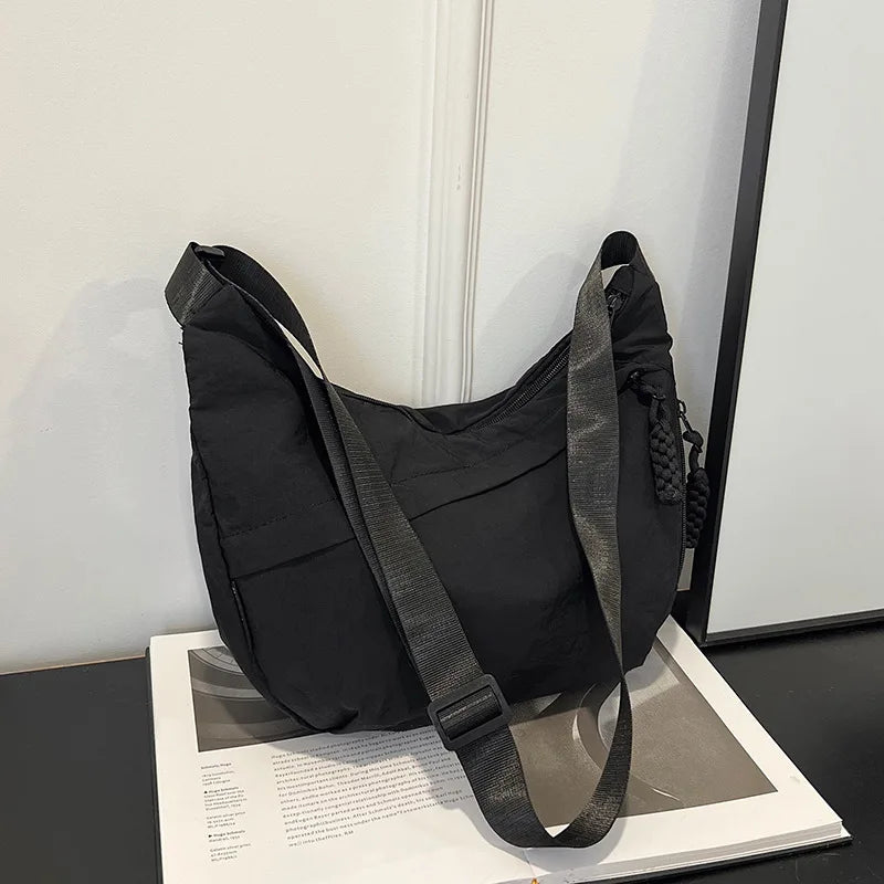 Casual Nylon Dumpling aped Crossbody Bag Women's Large Capaci oulder Bag 2026 Autumn Season Zipper Closure Faionable Handbags