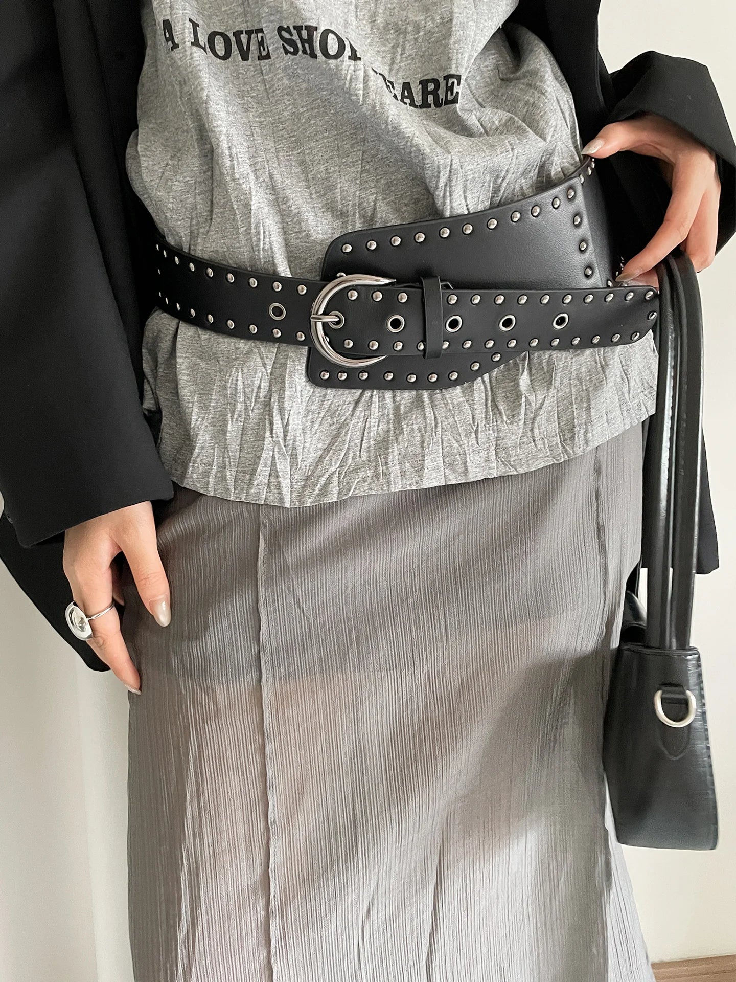 Women's Y2K Style Irregular Rivet Wide Belt Design For A Unique And Versatile Waist Cincher For Dresses
