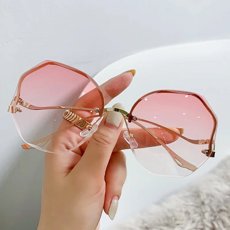 Fashion Aesthetic Sunglasses for Women/Men Colour Large Frame Women's Gradient Eyeglasses