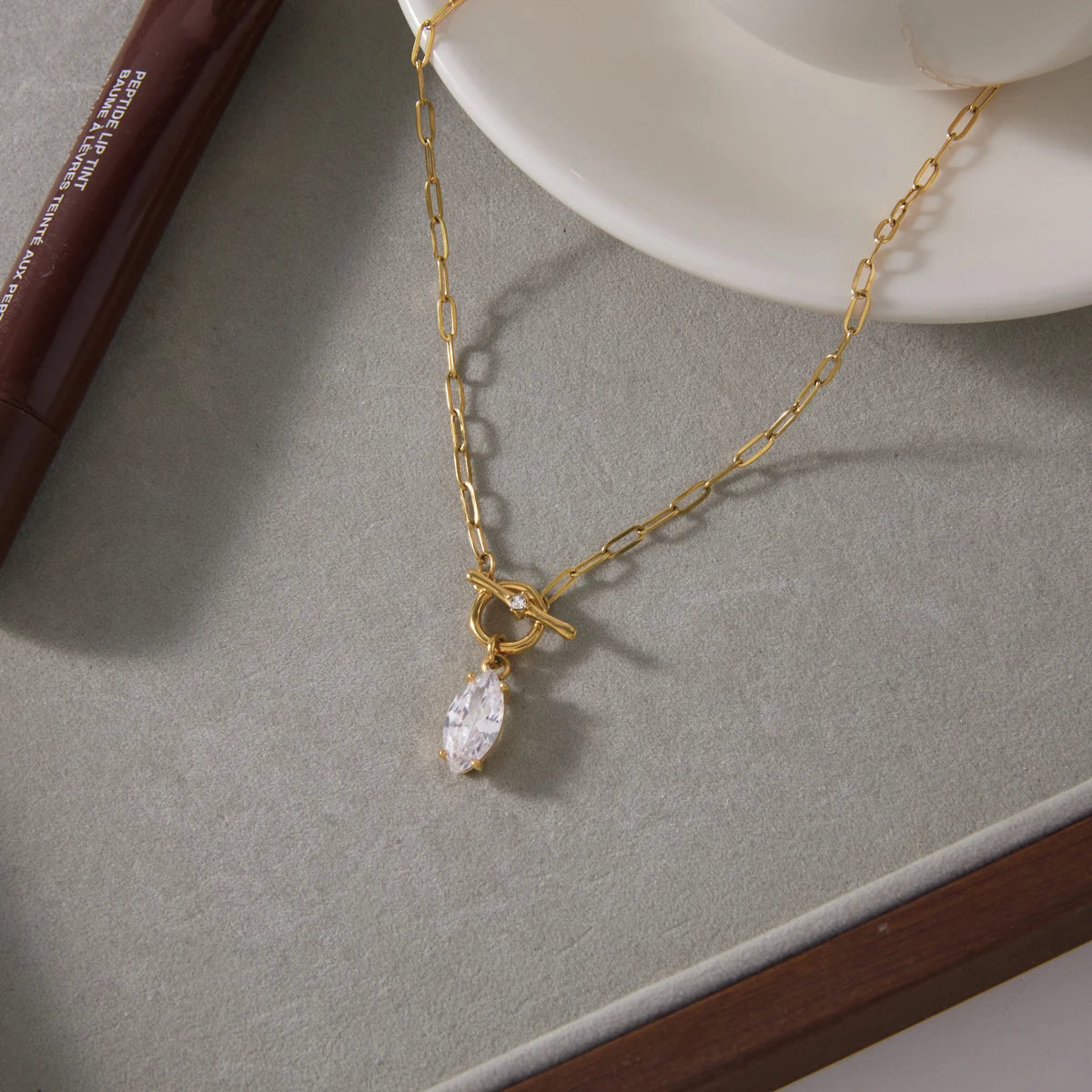 Uworld Classic Horse Eye Shape Zircon Pendant Necklace For Women 18K Gold PVD Plated Stainless Steel Necklace Fashion Jewelry