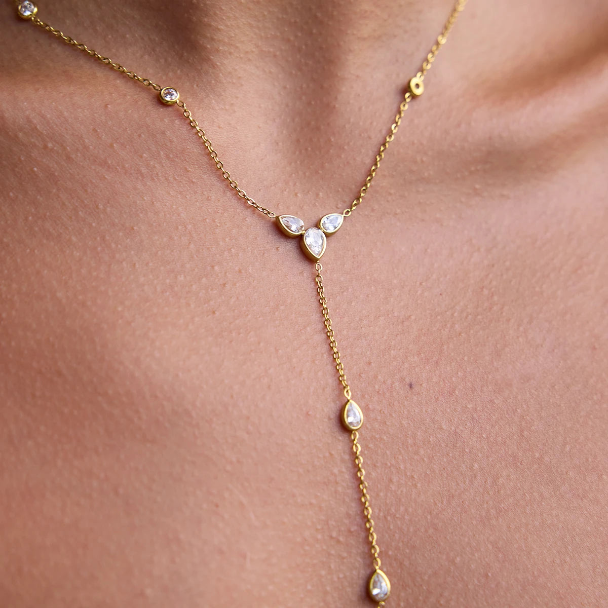 Uworld Simple Classic 18K Gold Color Plated Stainless Steel Water Droplet Shaped White Zircon Y-shaped Chain Stackable Chain Nec