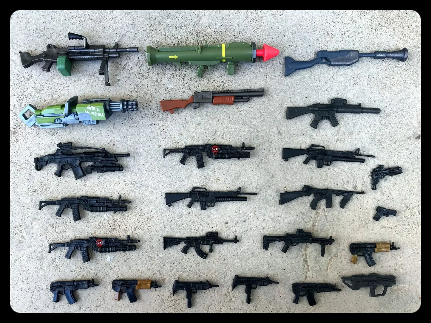 Lot of Random Sword Machine Guns Weapons Weapon Suit for 6" Scale Action Figure