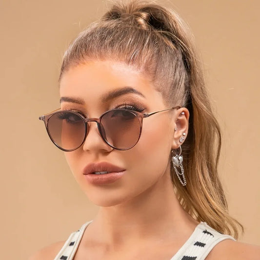 A Pair of Classic Retro Round Women's Fashionable Glasses
