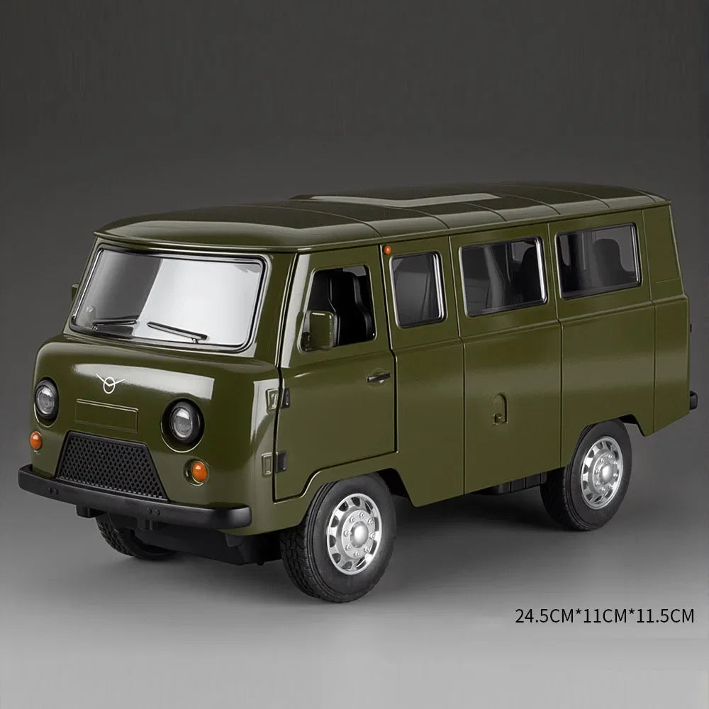1:18 Russia Alloy UAZ Traveler Hunter Diecast Model Toys Car Spund Light Pull Back 6 Doors Opened Vehices Boy Kids Gift Ornament