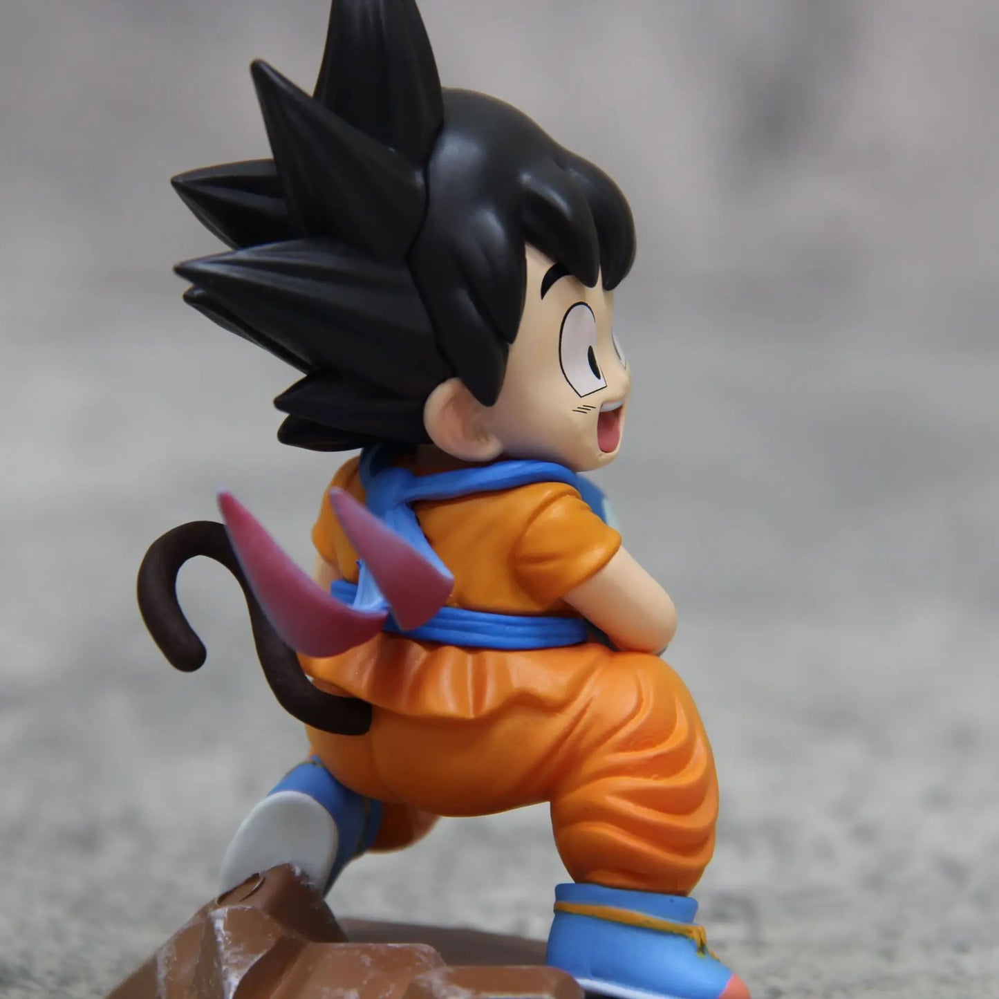 Dragon Ball Childhood Little Goku Hugs Puer Ya Mu Tea Little Scene Action Figure