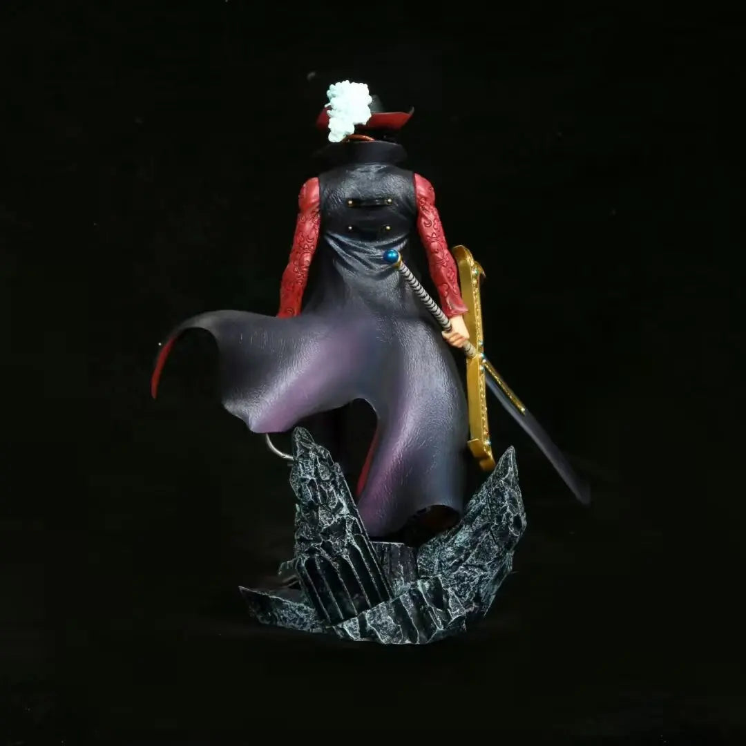 28CM 11inch ONE PIECE Eagle eye Dracule Mihawk Anime Figure Top War PVC Model