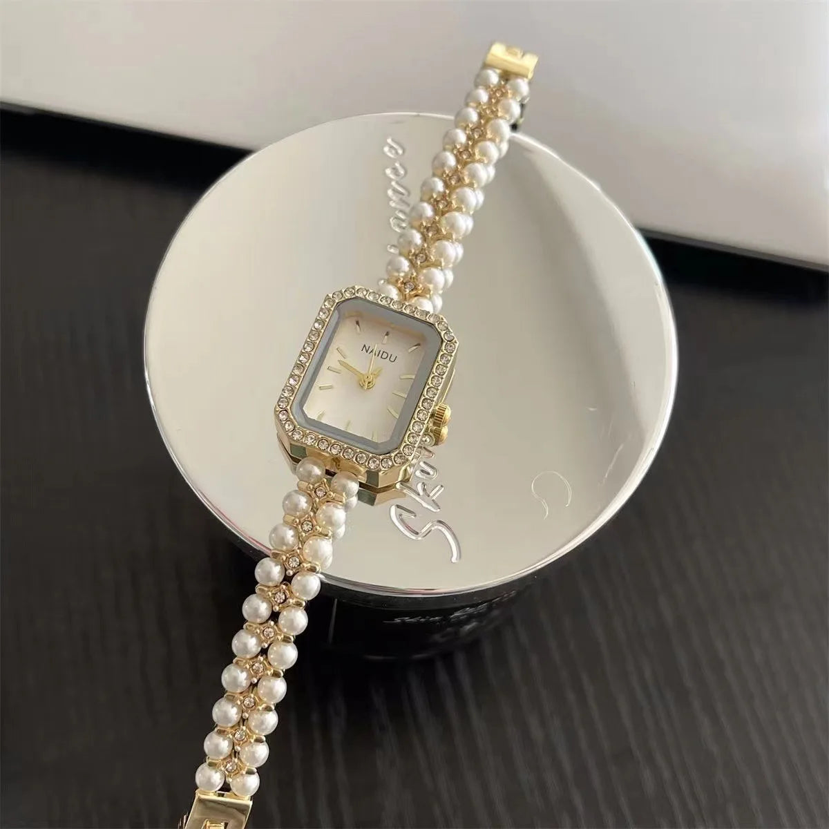 Square Women Watch Movement Retro Fashion Small Dial Ladies Vintage Shell Pearls Chain Quartz Wristwatch Female Relogio Feminino