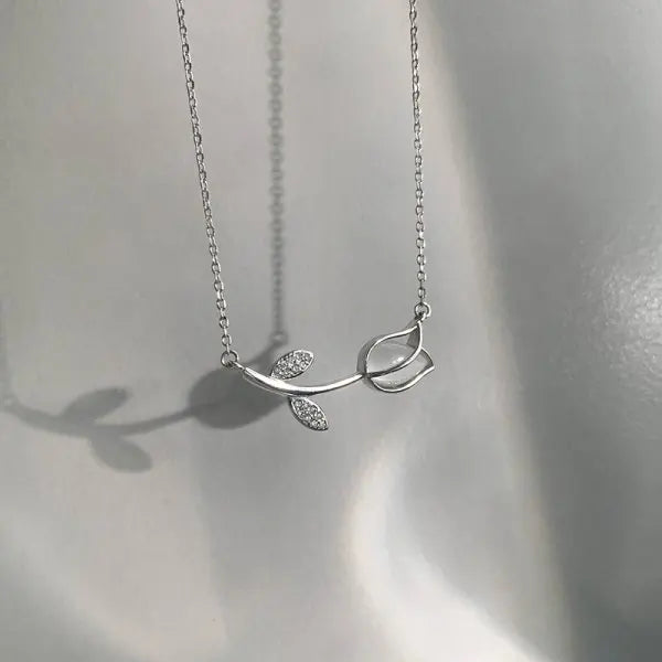 Exquisite Zircon Tulip Flower Pendant Necklace for Women Elegant Stainless Steel Clavicle Chain Fashion Party Jewelry Dropship